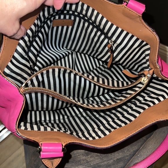 1 hour sale♠️💕 Kate Spade ♠️ large pink leather tote, UIGC - Picture 3 of 15